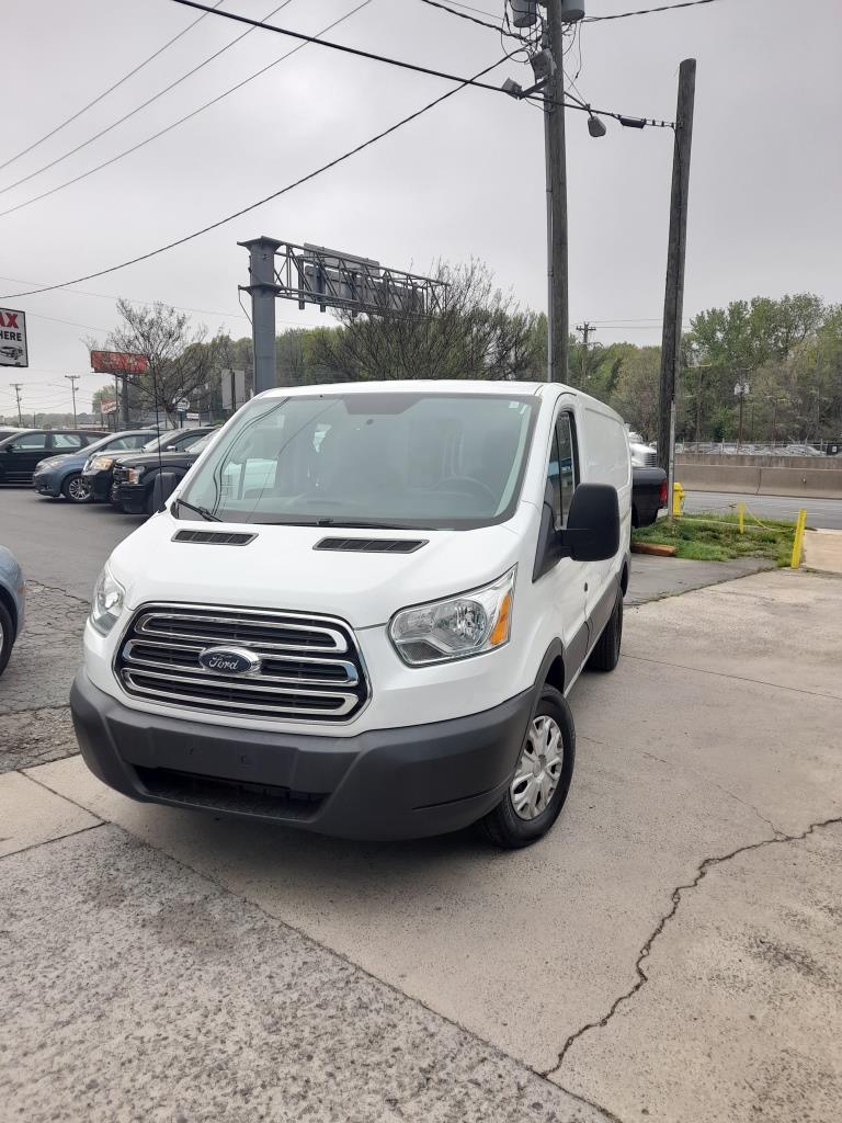 Ford Transit 250 (2015) - Gasoline