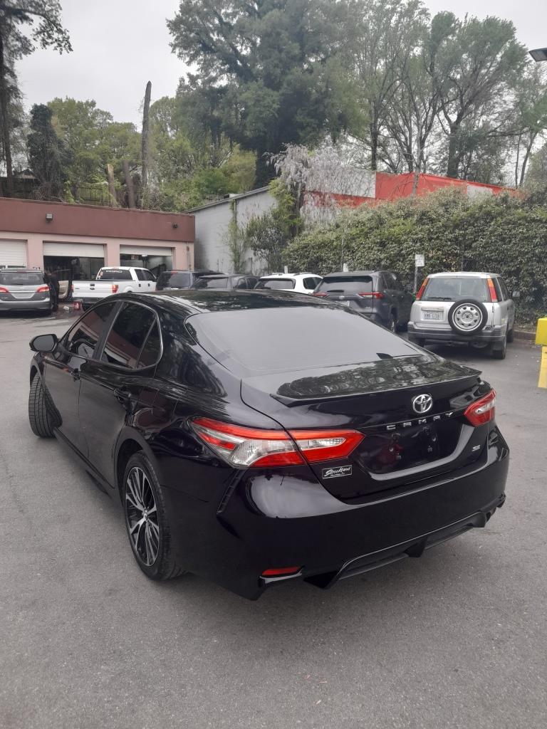 Toyota Camry SE (2018) - Gasoline