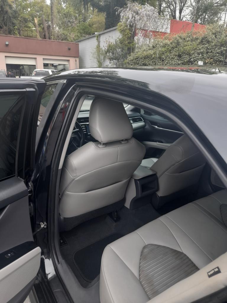 Toyota Camry SE (2018) - Gasoline