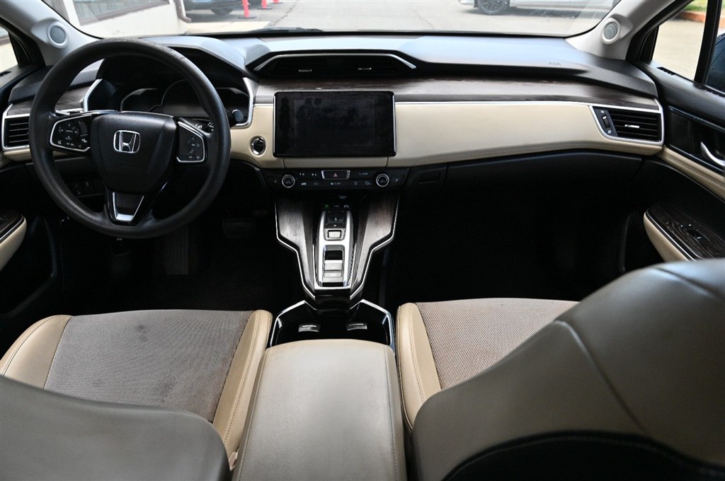 Honda Clarity Plug-In Hybrid (2018) - Hybrid