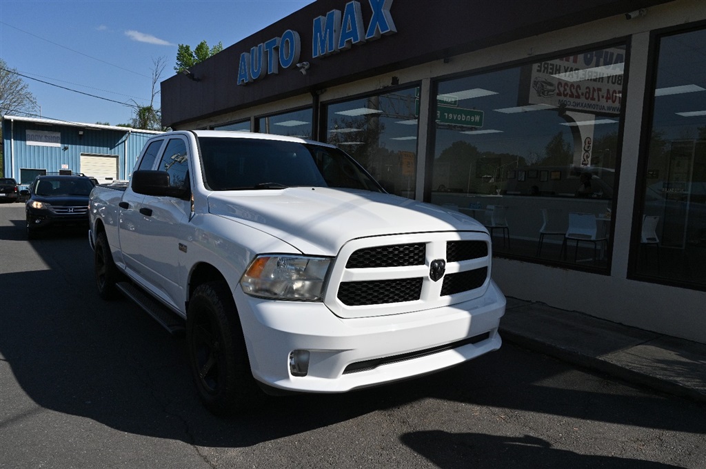 Ram 1500 Tradesman Quad Cab (2013) - Gasoline
