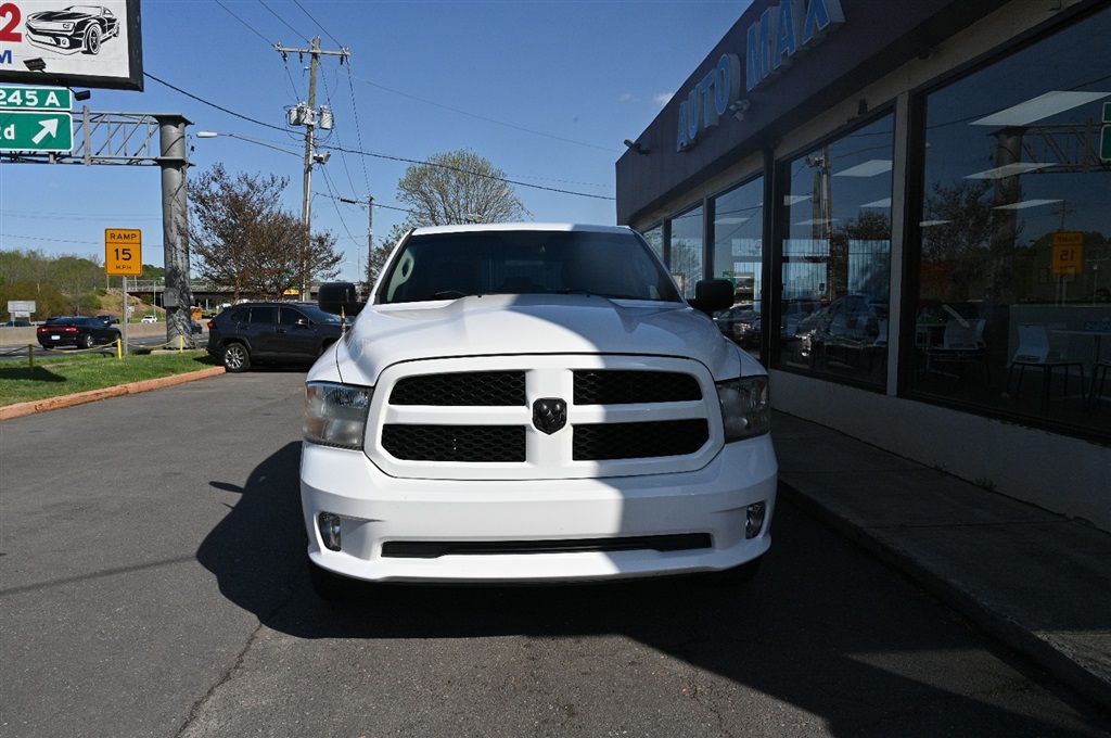 Ram 1500 Tradesman Quad Cab (2013) - Gasoline