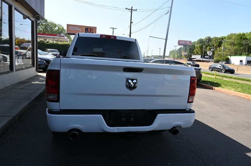 Ram 1500 Tradesman Quad Cab (2013) - Gasoline