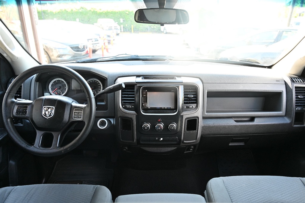 Ram 1500 Tradesman Quad Cab (2013) - Gasoline