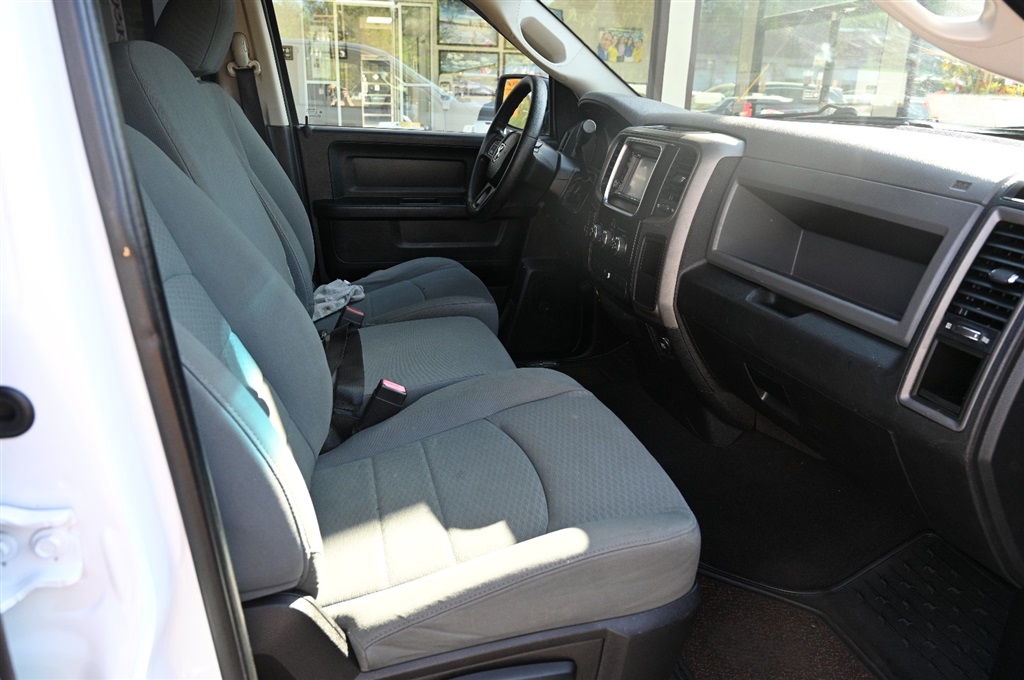 Ram 1500 Tradesman Quad Cab (2013) - Gasoline