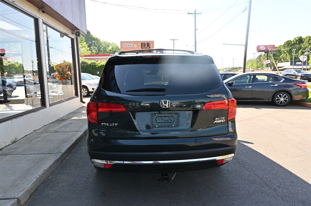 Honda Pilot Elite (2016) - Gasoline
