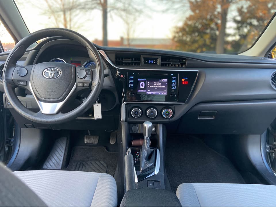 Toyota Corolla L (2018) - Gasoline