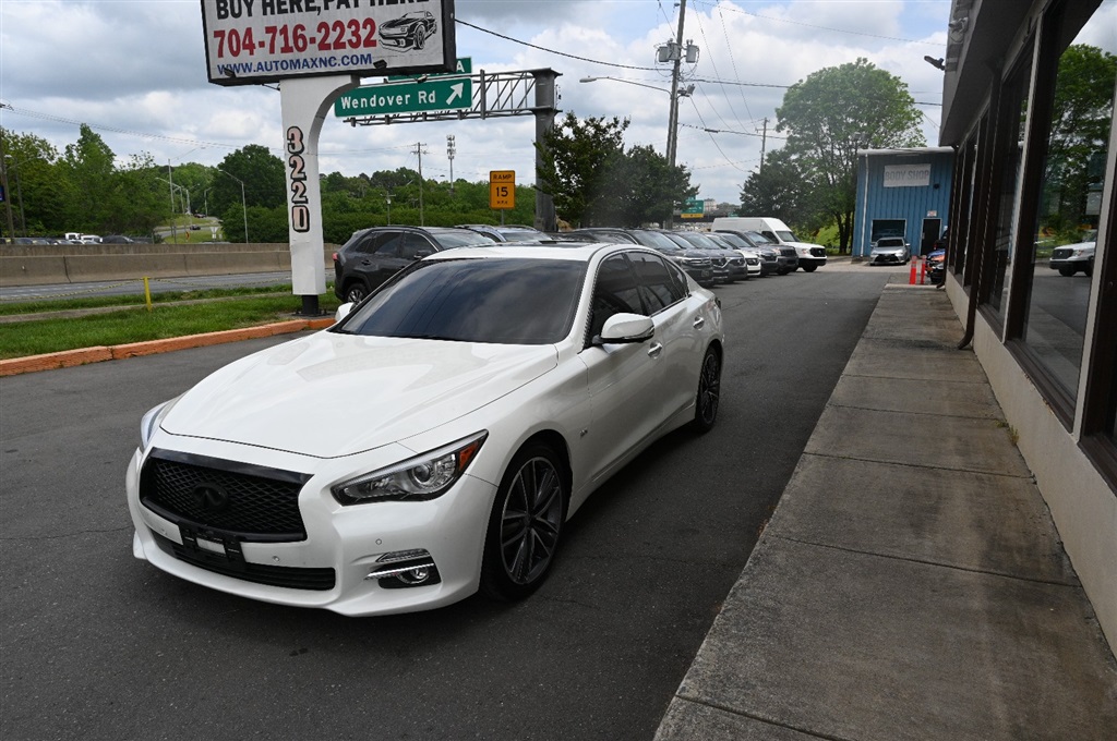 Infiniti Q50 Premium