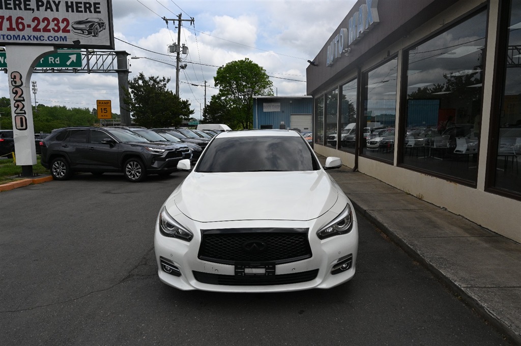 Infiniti Q50 Premium (2017) - Gasoline