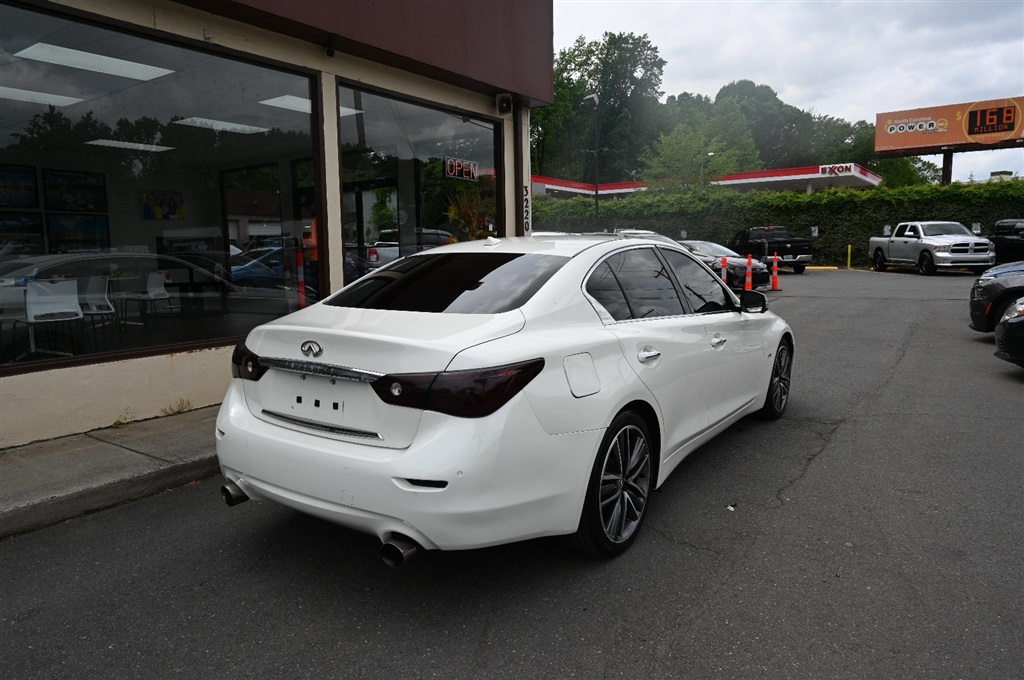 Infiniti Q50 Premium (2017) - Gasoline