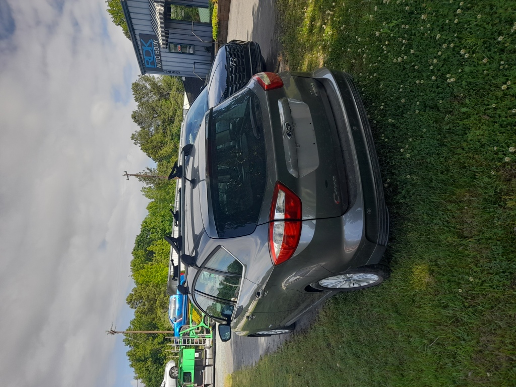 Ford C-MAX SEL (2013) - Hybrid