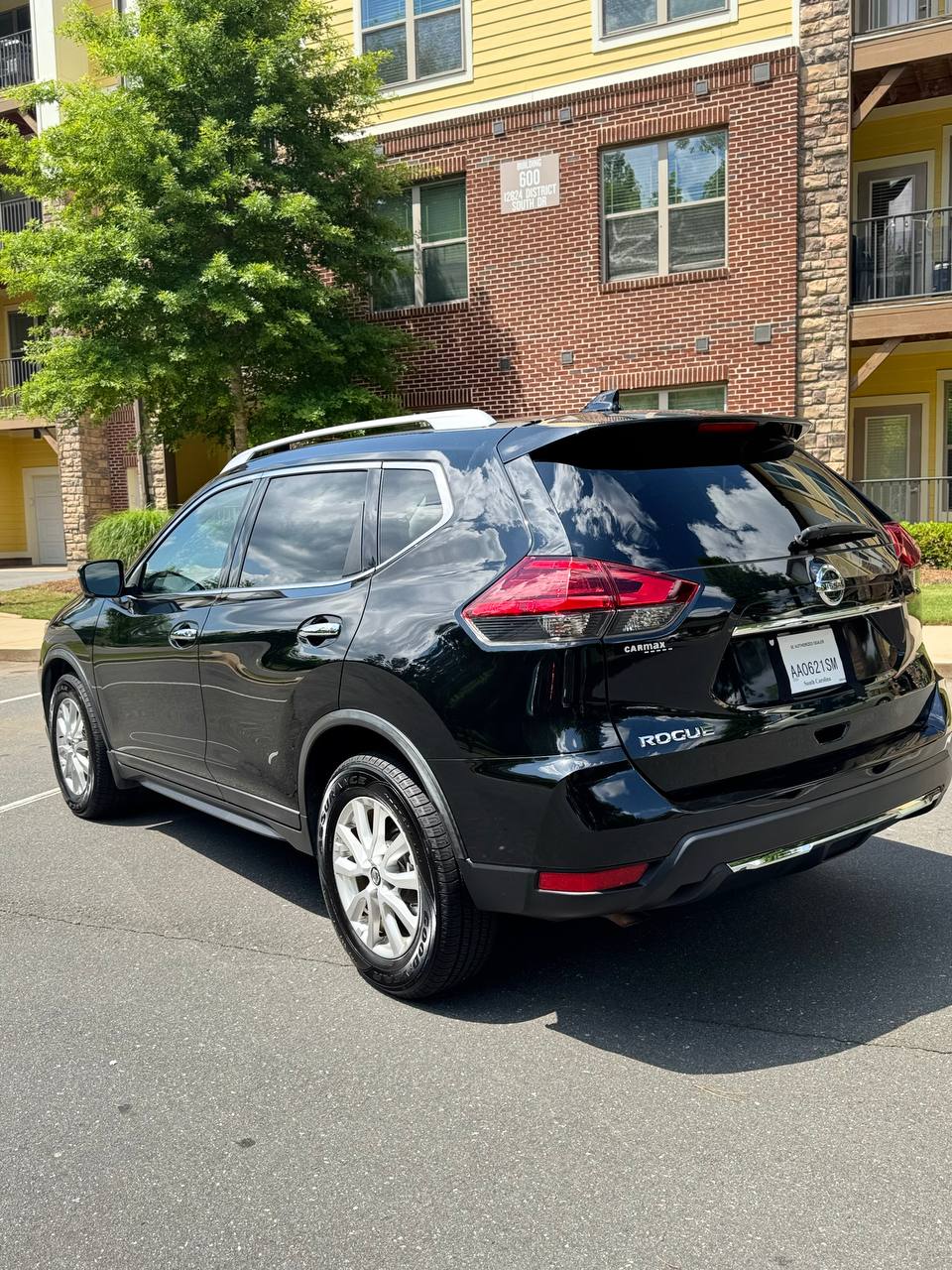 Nissan Rogue SV (2017) - Gasoline