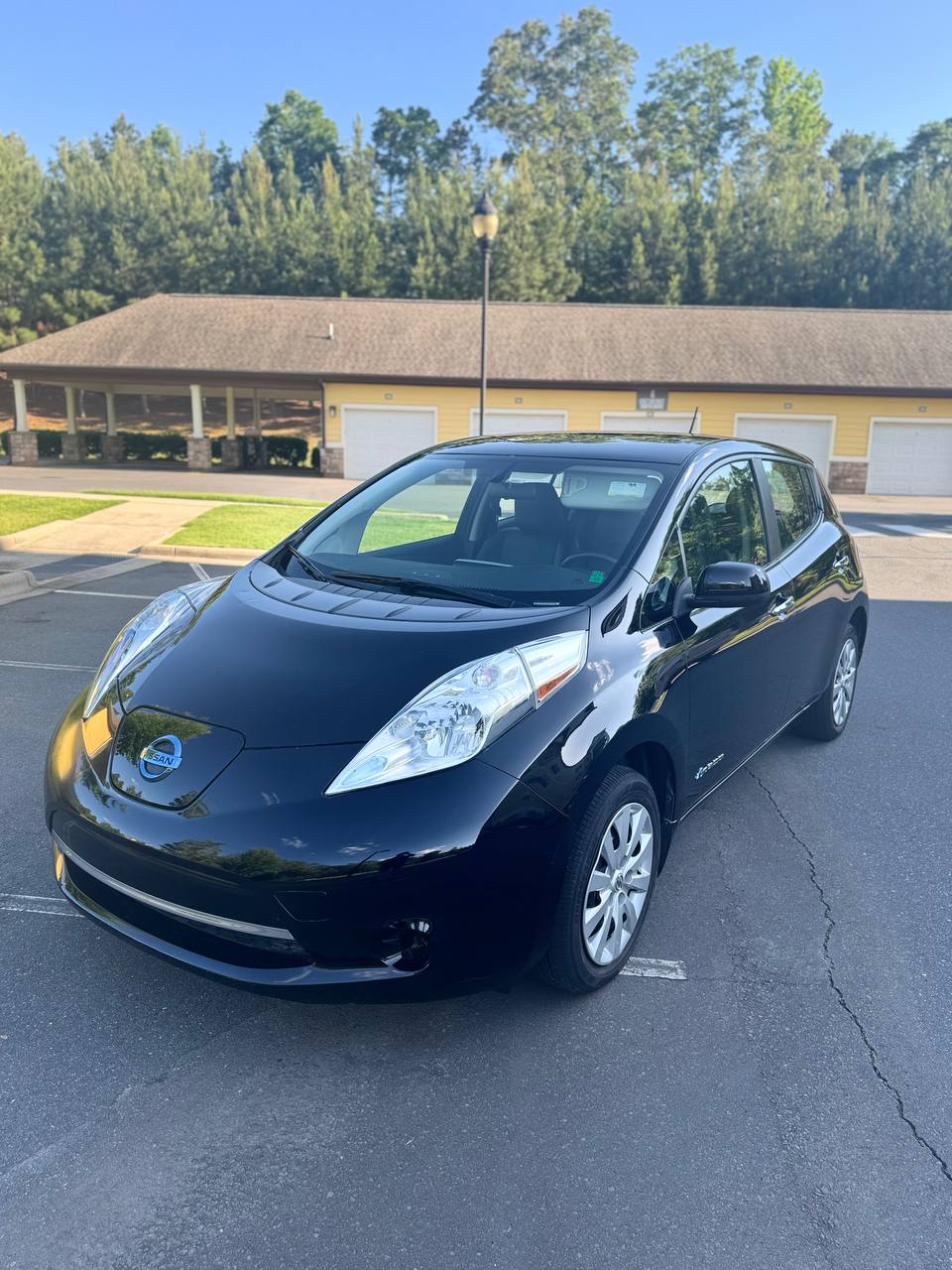 Nissan Leaf S (2015) - Electric