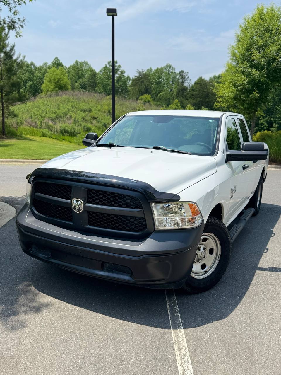 Ram 1500 Classic Tradesman Quad Cab (2022) - Gasoline