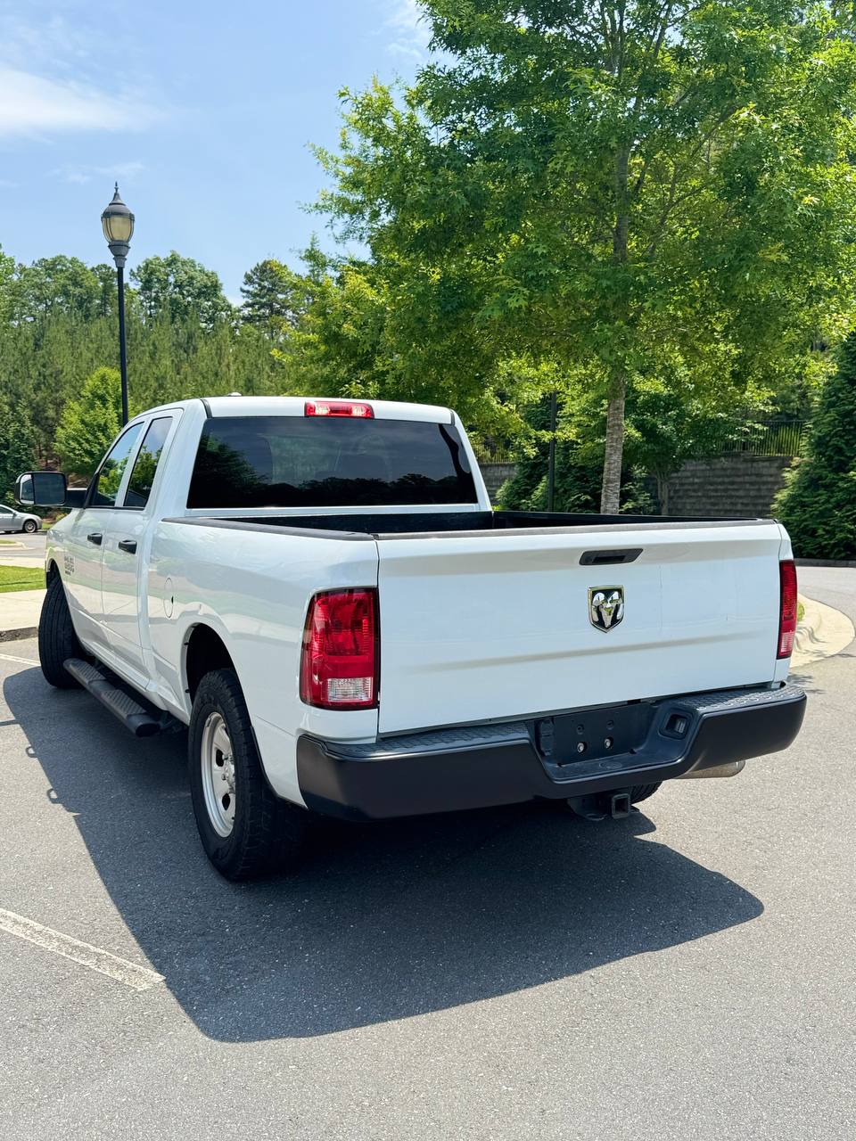 Ram 1500 Classic Tradesman Quad Cab (2022) - Gasoline