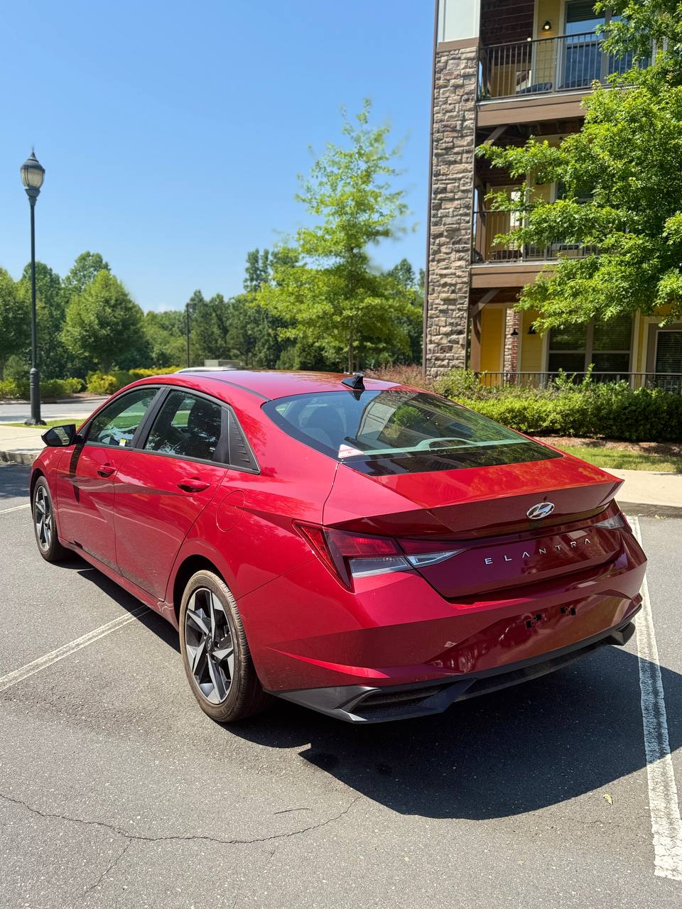 Hyundai Elantra SEL (2023) - Gasoline