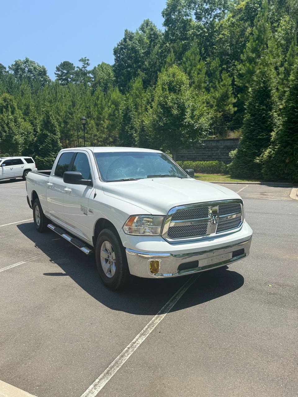 Ram 1500 Classic Crew Cab SLT (2021) - Gasoline