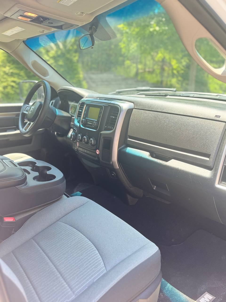 Ram 1500 Classic Crew Cab SLT (2021) - Gasoline