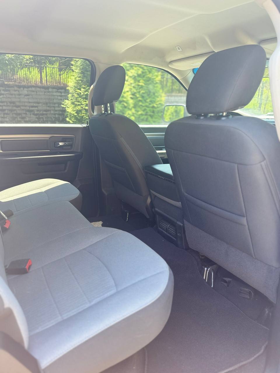 Ram 1500 Classic Crew Cab SLT (2021) - Gasoline