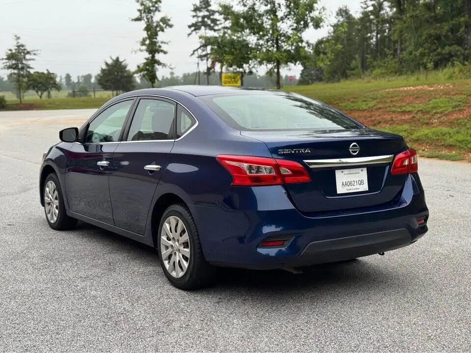 Nissan Sentra S (2019) - Gasoline