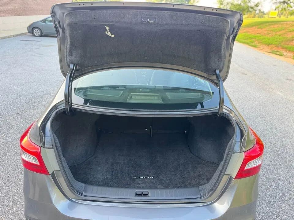 Nissan Sentra SV (2018) - Gasoline