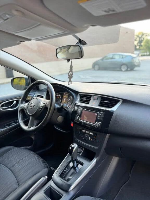 Nissan Sentra SV (2018) - Gasoline