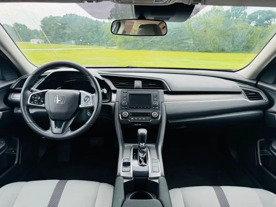 Honda Civic LX (2020) - Gasoline