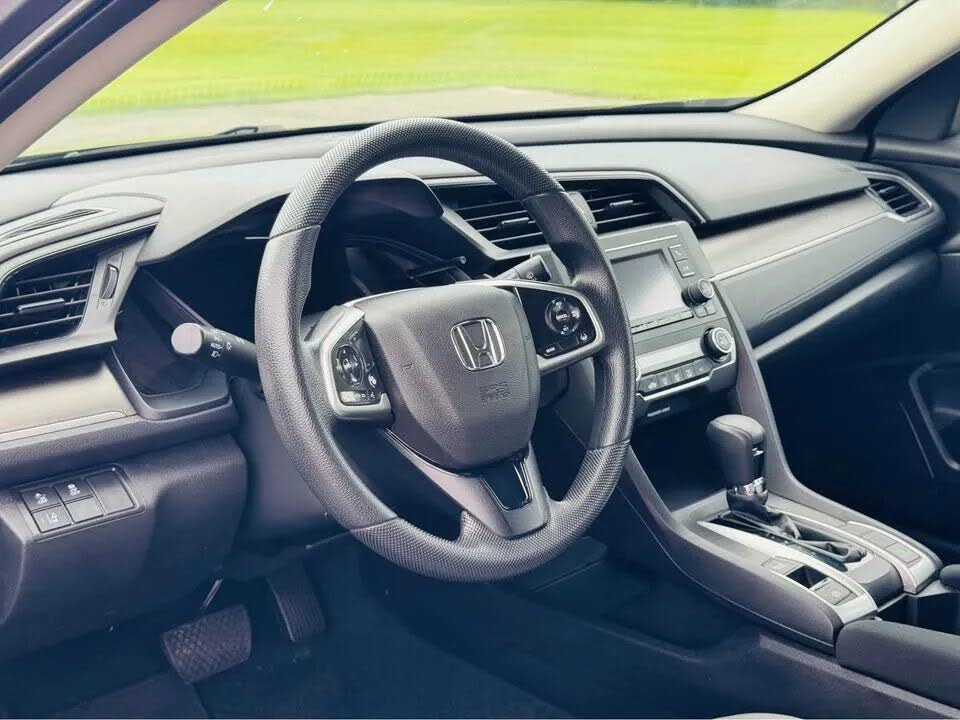 Honda Civic LX (2020) - Gasoline