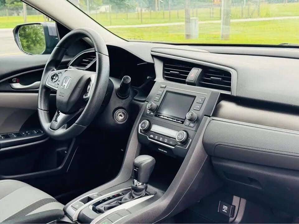 Honda Civic LX (2020) - Gasoline