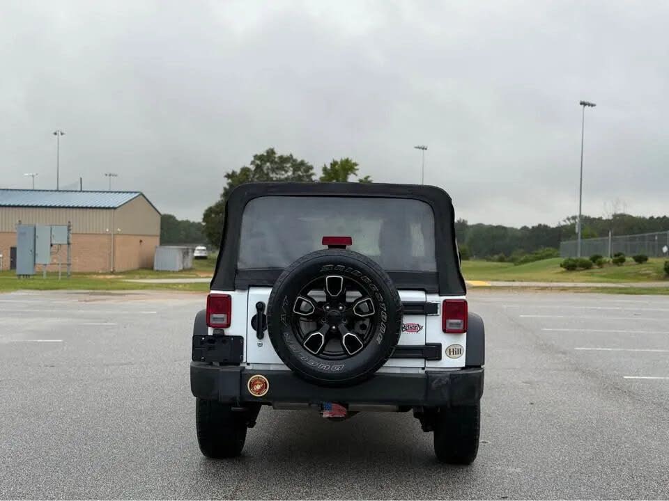 Jeep Wrangler Unlimited Sport (2017) - Gasoline