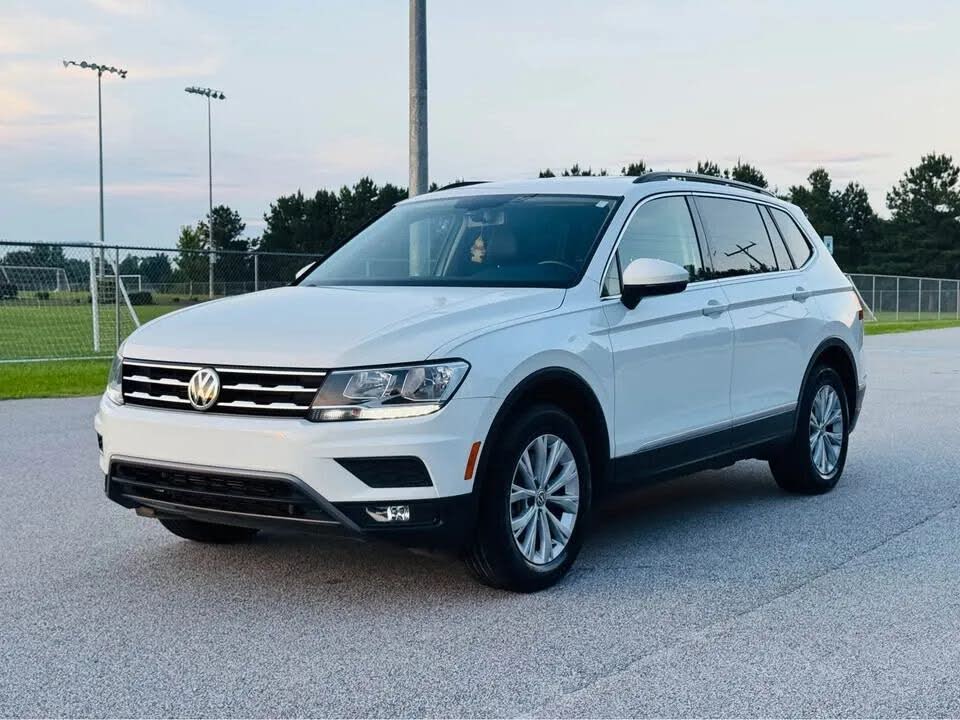 Volkswagen Tiguan SE (2018) - Gasoline