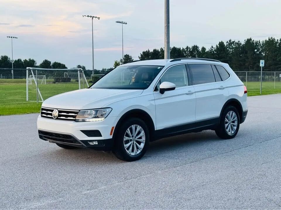 Volkswagen Tiguan SE (2018) - Gasoline