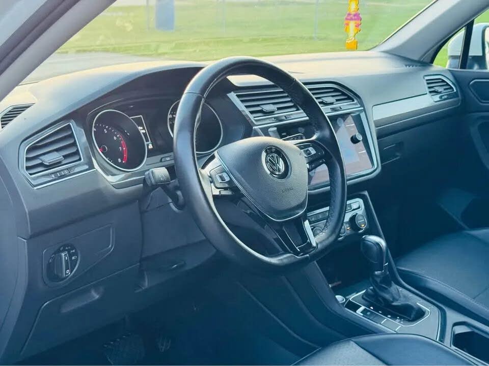 Volkswagen Tiguan SE (2018) - Gasoline