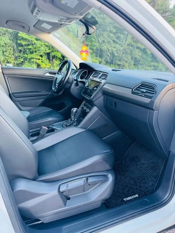 Volkswagen Tiguan SE (2018) - Gasoline