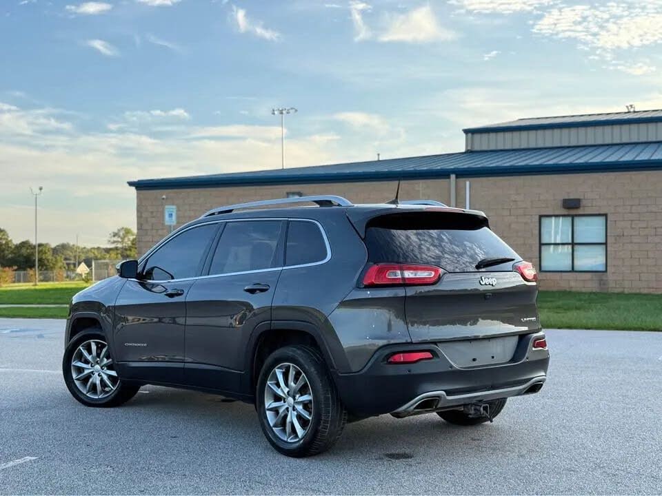 Jeep Cherokee Limited (2018) - Gasoline