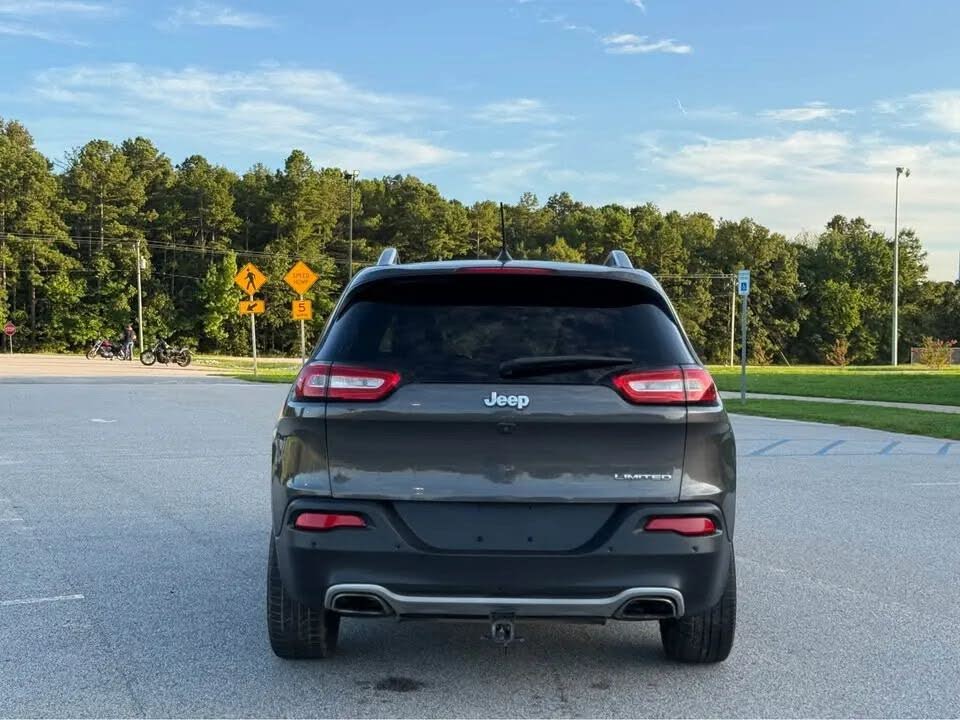 Jeep Cherokee Limited (2018) - Gasoline