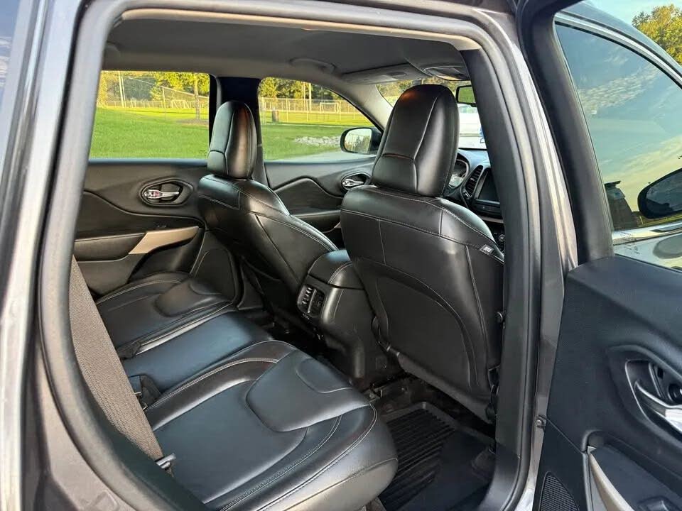 Jeep Cherokee Limited (2018) - Gasoline