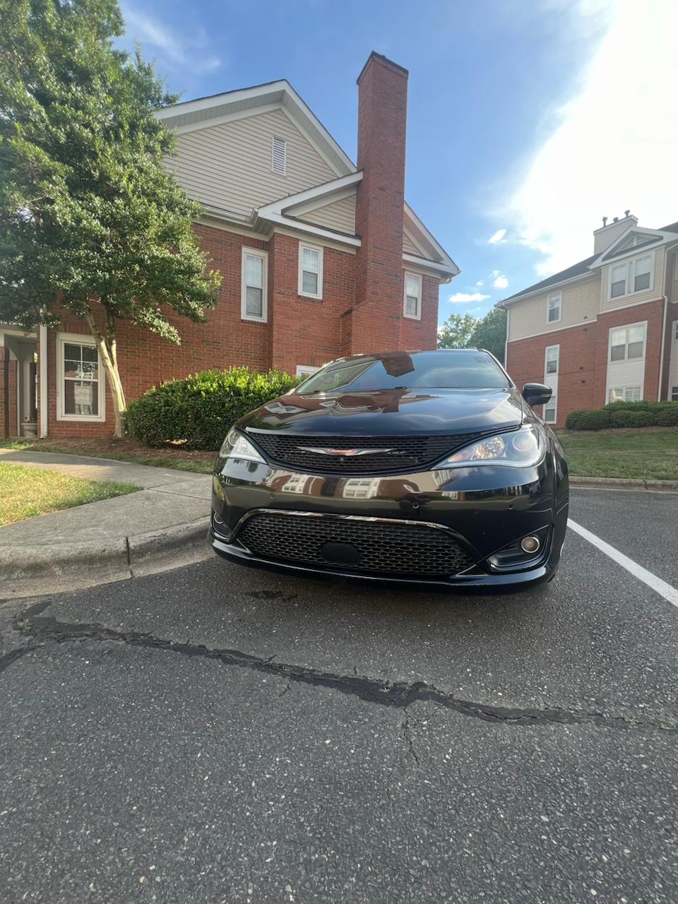 Chrysler Pacifica Hybrid Red S (2020) - Hybrid