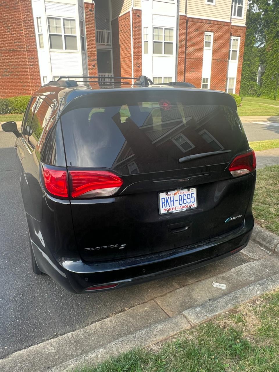 Chrysler Pacifica Hybrid Red S (2020) - Hybrid