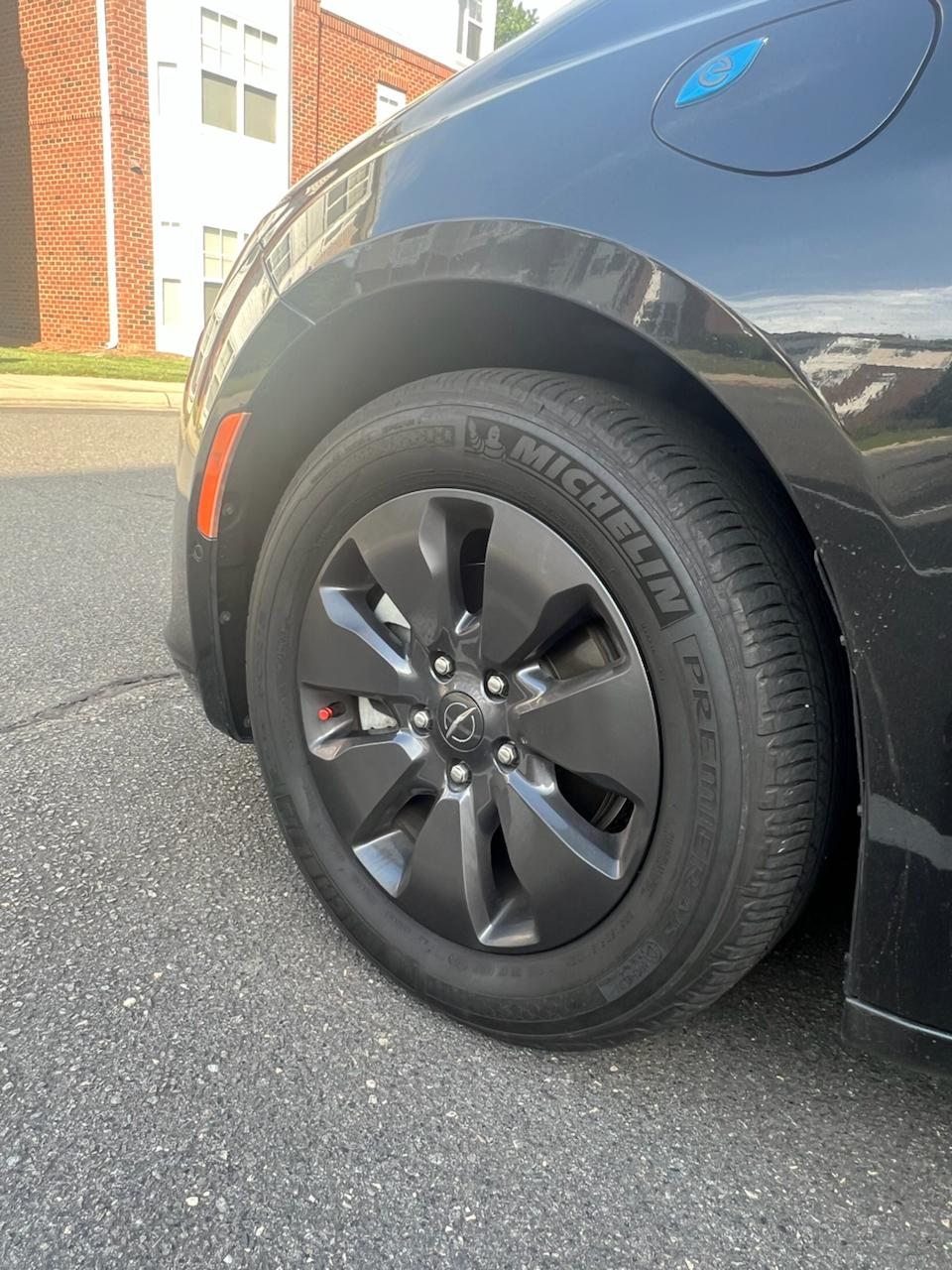 Chrysler Pacifica Hybrid Red S (2020) - Hybrid