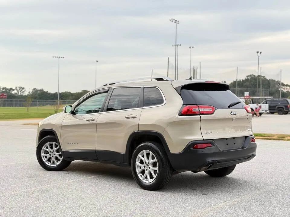 Jeep Cherokee Latitude (2015) - Gasoline