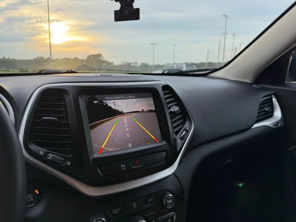 Jeep Cherokee Latitude (2015) - Gasoline
