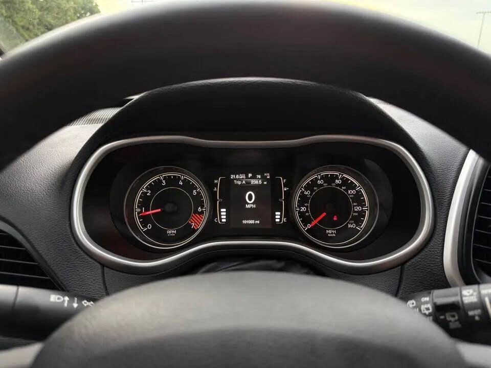 Jeep Cherokee Latitude (2015) - Gasoline
