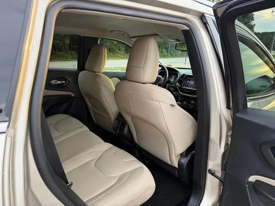 Jeep Cherokee Latitude (2015) - Gasoline