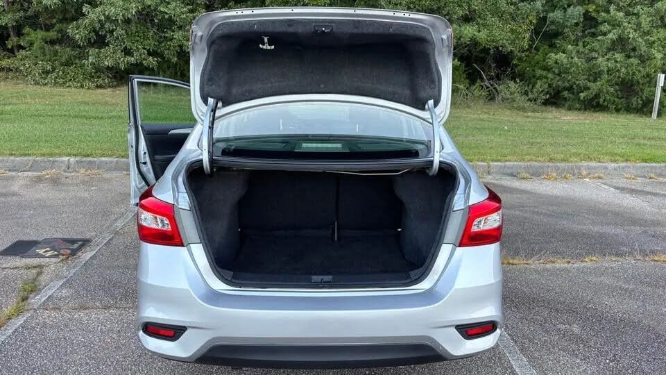 Nissan Sentra S (2019) - Gasoline