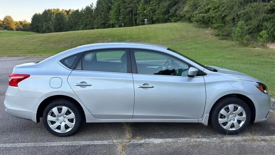 Nissan Sentra S (2019) - Gasoline