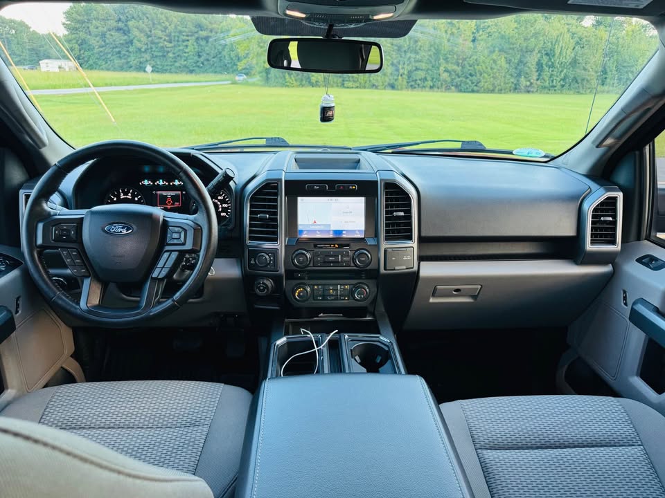Ford F150 SuperCrew Cab XLT (2018) - Gasoline