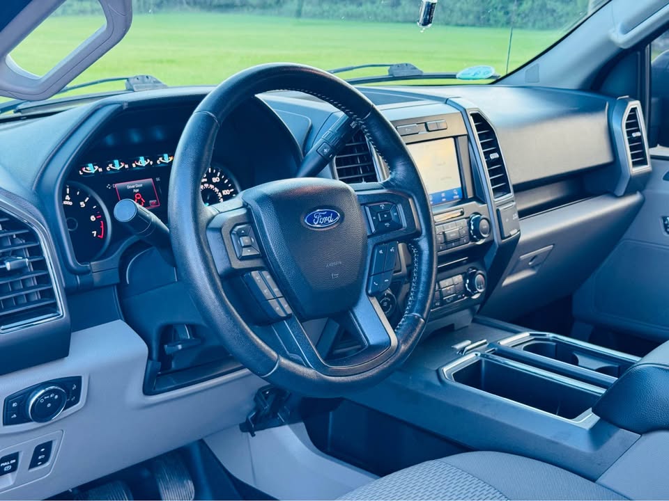 Ford F150 SuperCrew Cab XLT (2018) - Gasoline