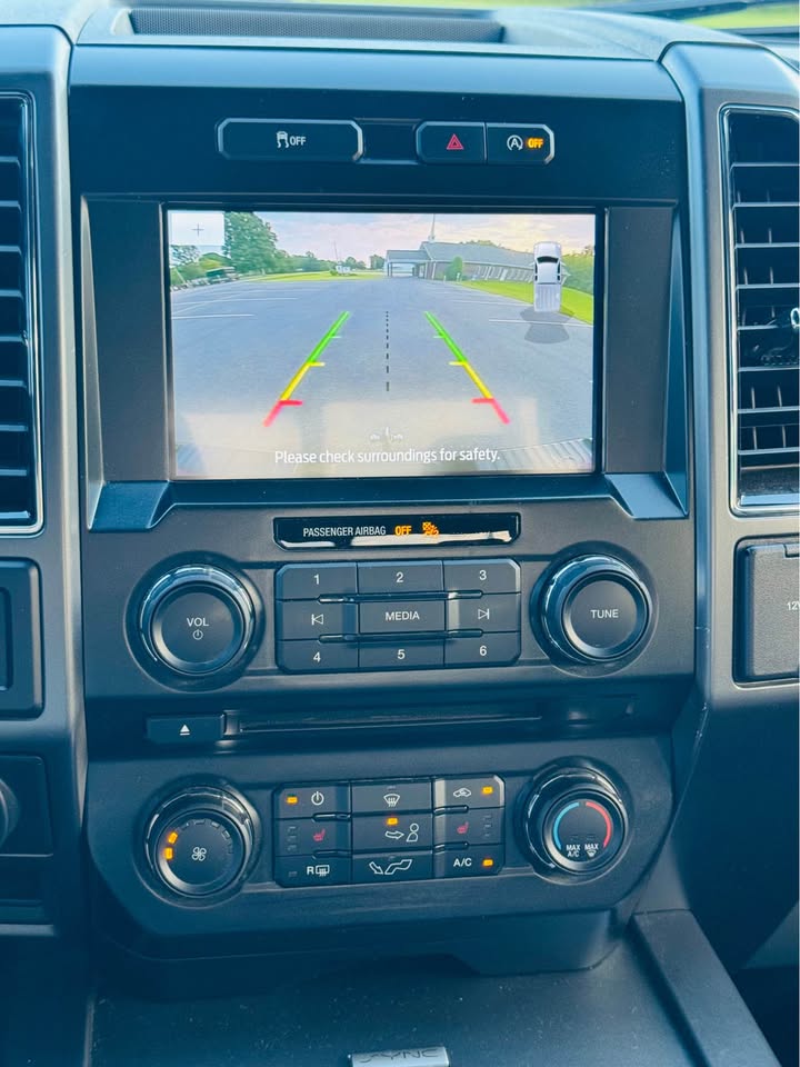 Ford F150 SuperCrew Cab XLT (2018) - Gasoline