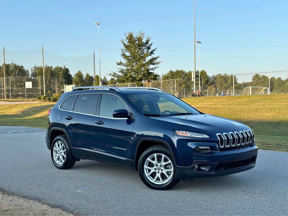 Jeep Cherokee Latitude Sport (2018) - Gasoline